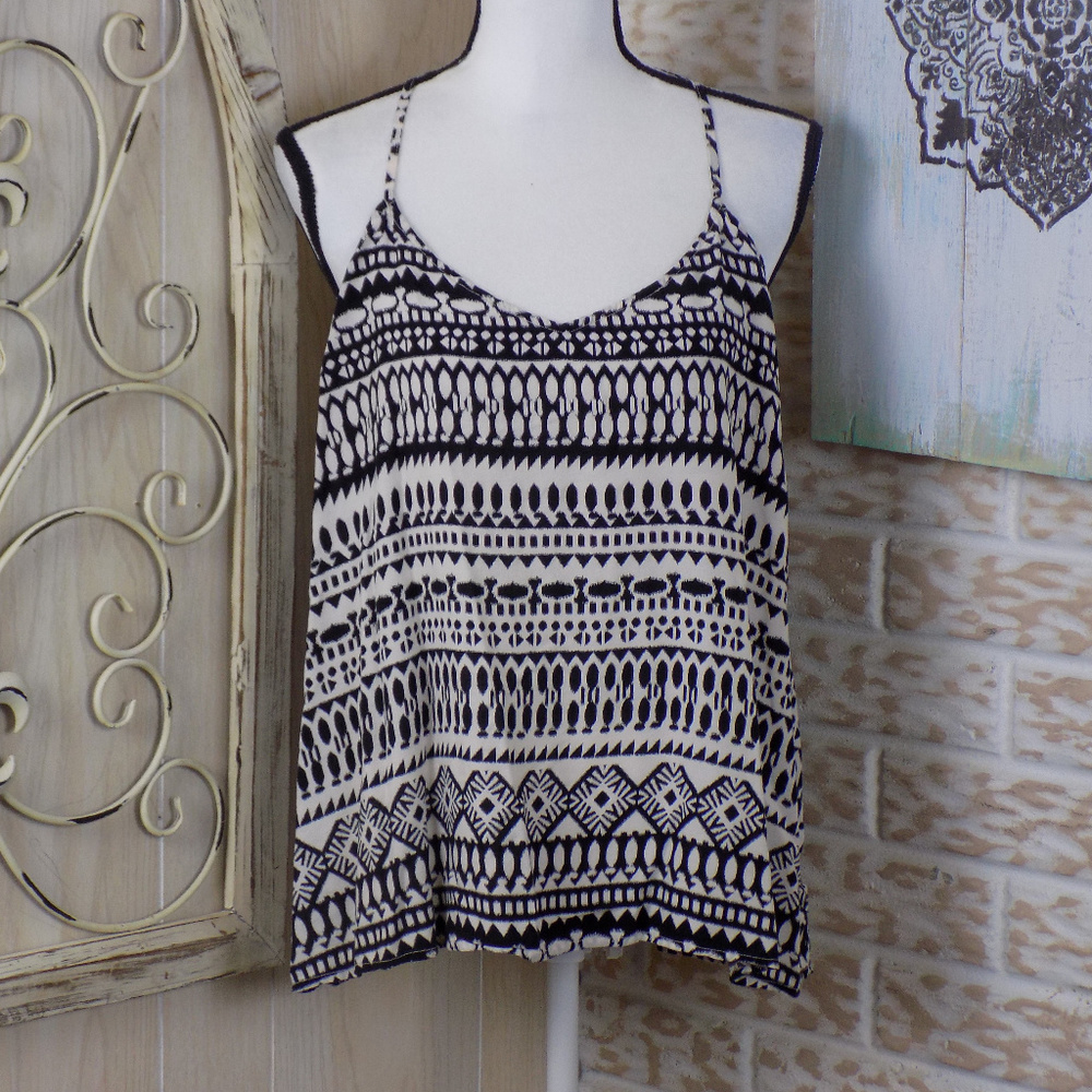 EUC Old Navy boho patterned flowy sleeveless blouse